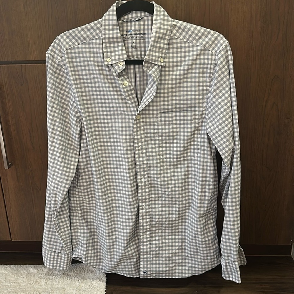 Men’s Vineyard Vines On-The-Go performance button down shirt